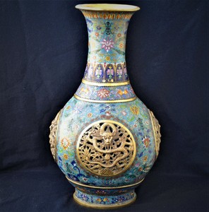 19 TH CENTURY ANTIQUE CHINESE BRONZE CLOISONNE DRAGON VASE QIANLONG MARK 23"
