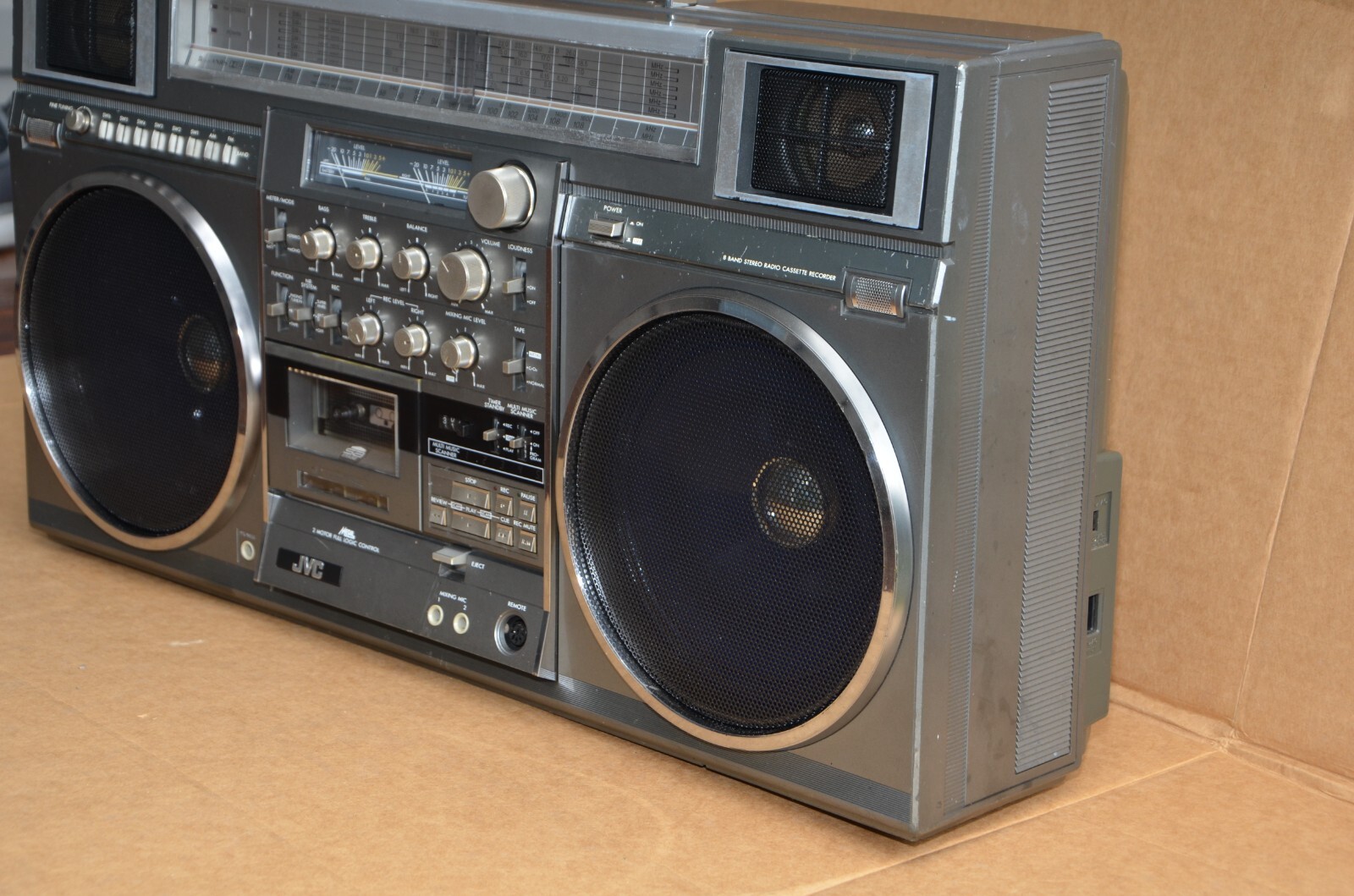 JVC RC-M90 Cassette/Radio Boombox