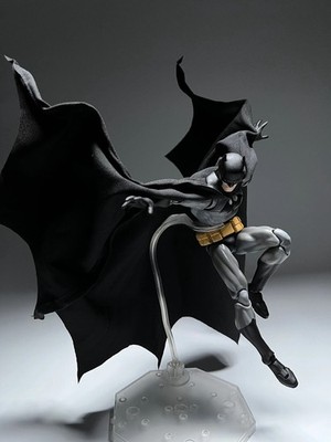CT Toys MAFEX No.126 Hush Batman Black Ver. Action Figure Stand