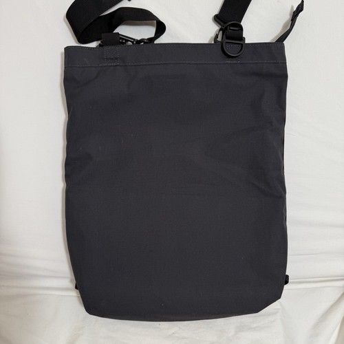 Jack Wolfskin Women's 365 Tote Bag Black Messenger Bag/Backpack EUC - Picture 4 of 13