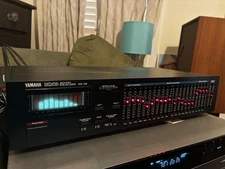 Yamaha EQ-32 Graphic Equalizer And Spectrum Analyzer