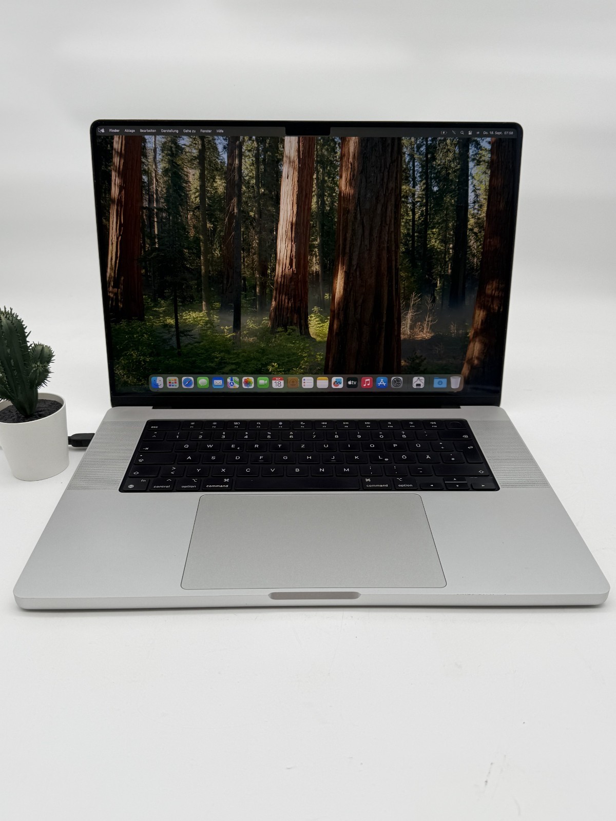Apple MacBook Pro 16" 2021 | M1 Max | 32GB | 1TB SSD #M49