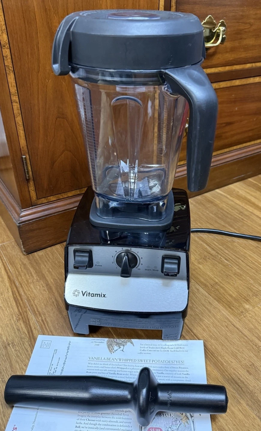 Vitamix Professional Grade Blender Variable 10 Speed 64oz - VM0 102D