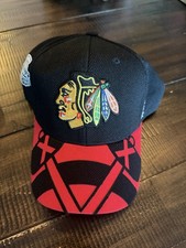 Reebok NHL Chicago Blackhawks Center Ice Hat L/XL Black Stanley Cup Final 2015
