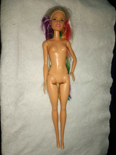 Barbie Rainbow Hair 2015 - Imagen 2 de 12