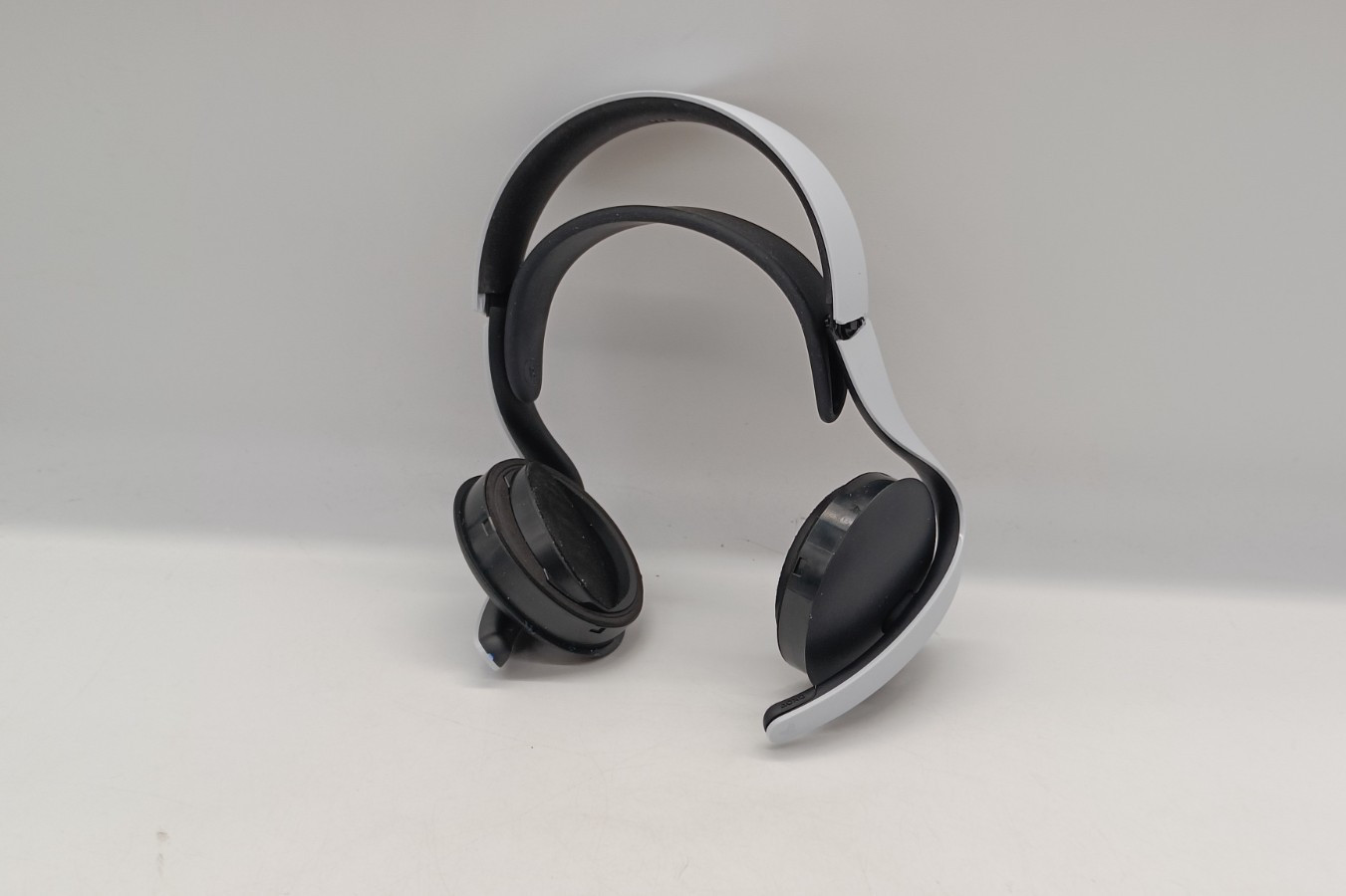 FAULTY Sony Pulse Elite wireless gaming headset for PlayStation PS5 L/R SNAPPED