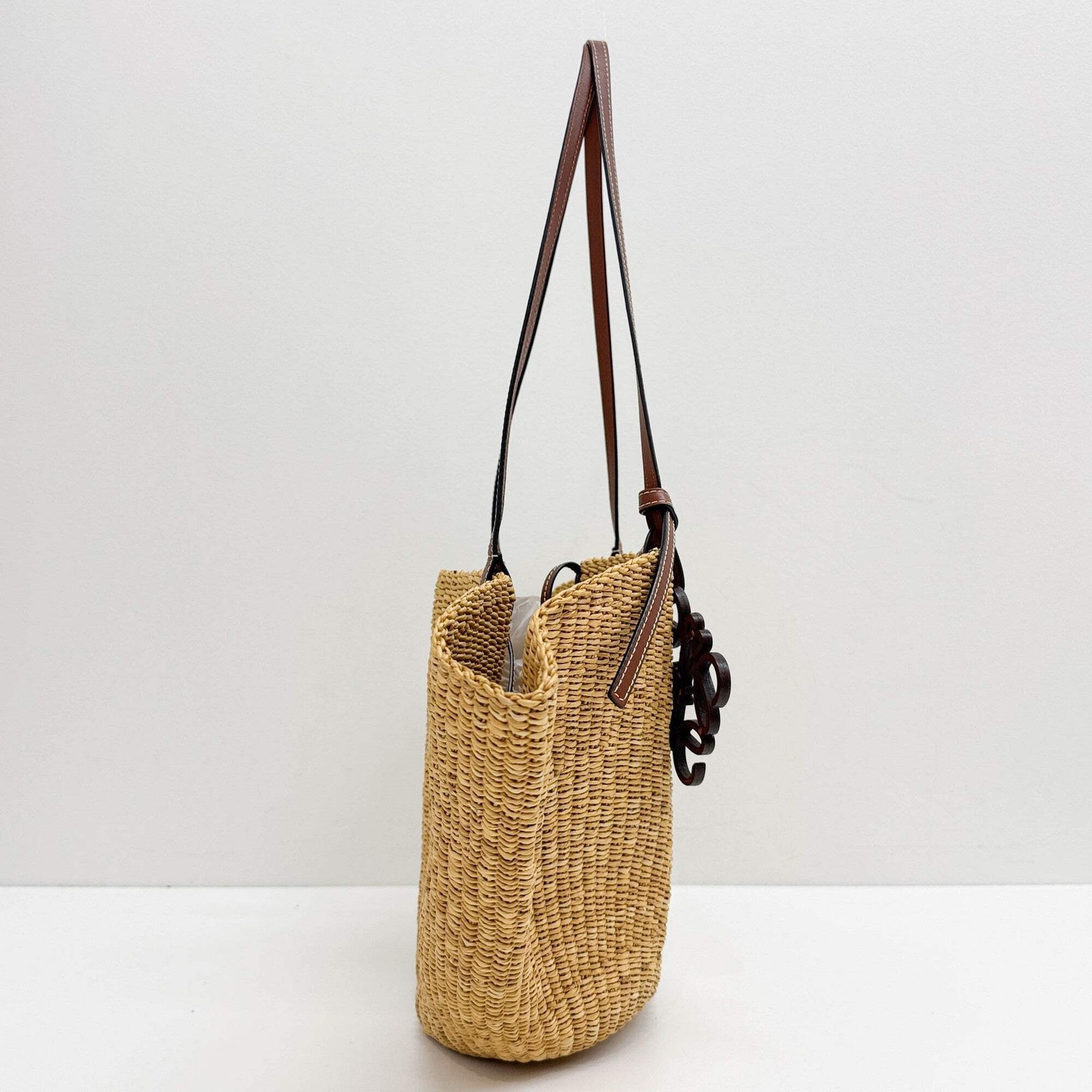 LOEWE Anagram Brown Raffia Shoulder Bag — image 4