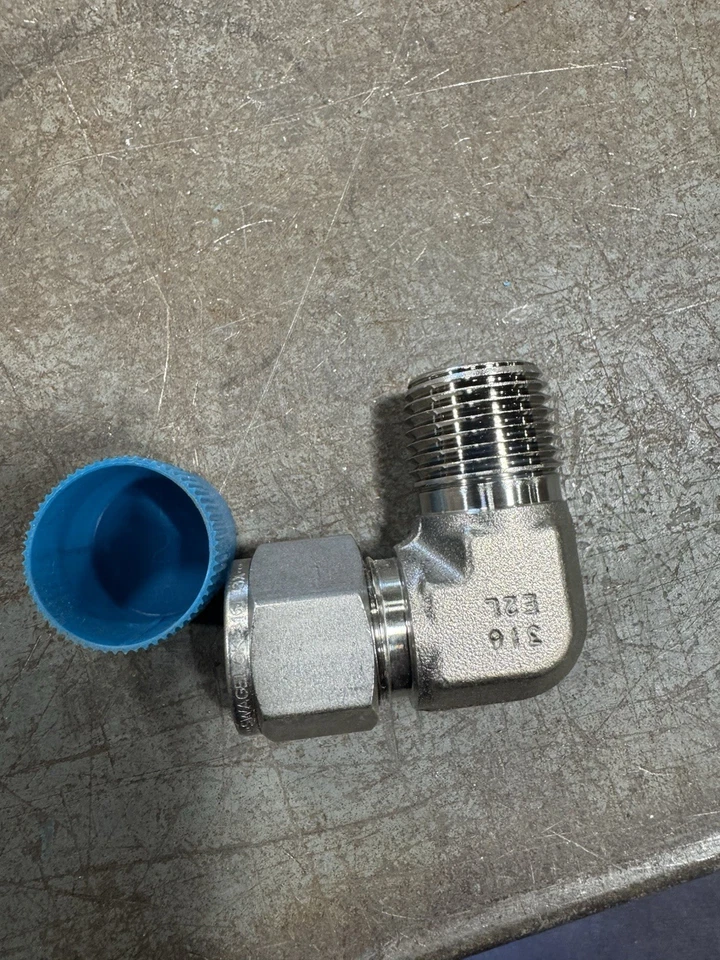 Swagelok SS-810-2-8, 1/2” OD X 1/2 “MNPT Stainless Steel Elbow - Image 2 of 3