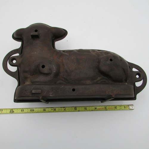 Griswold Cast Iron Lamb Cake Mold # 866(921,922)