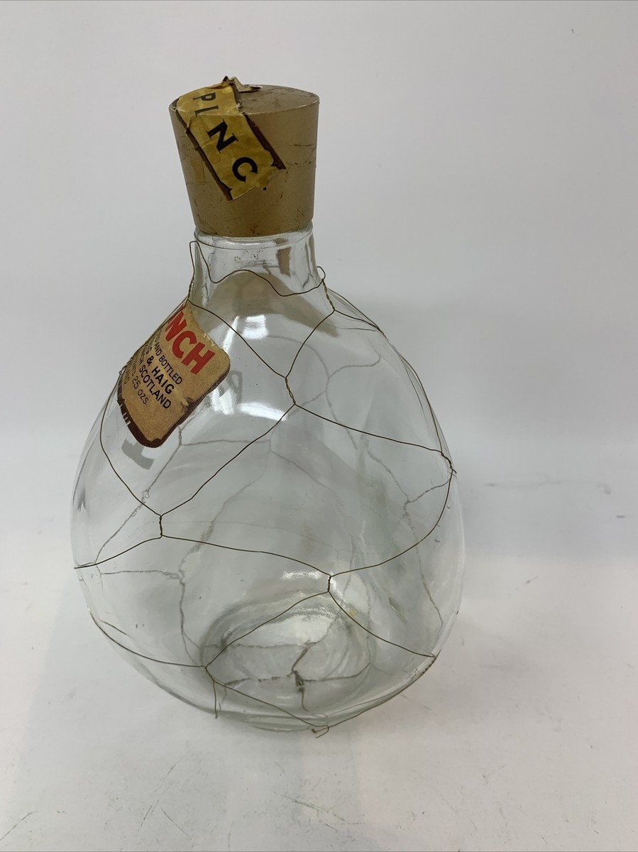 PINCH HAIG & HAIG Blended Scotch Whiskey Bottle 9” high Used