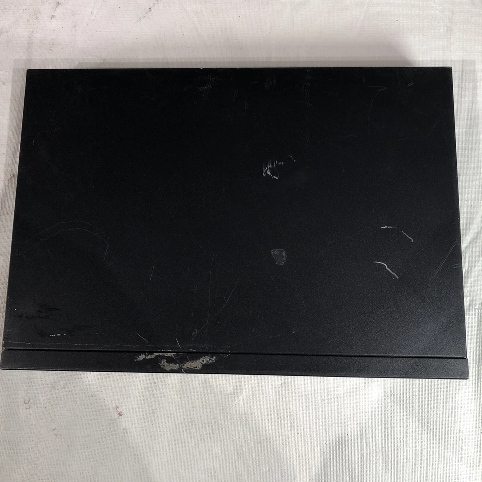 Dell PowerConnect 2324 24 Port Fast Ethernet Unmanaged Switch 2x Gigabit Ports - Image 2 of 4