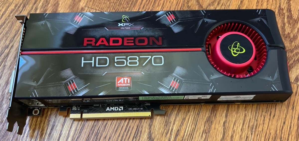 XFX Radeon HD5870 動作品 ATI Radeon XFX ATI Radeon HD 5870 (HD587AZNHD) 1 GB GDDR5 SDRAM PCI Express