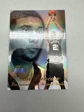Tim Duncan Rookie Cards and Autograph Memorabilia Guide  40