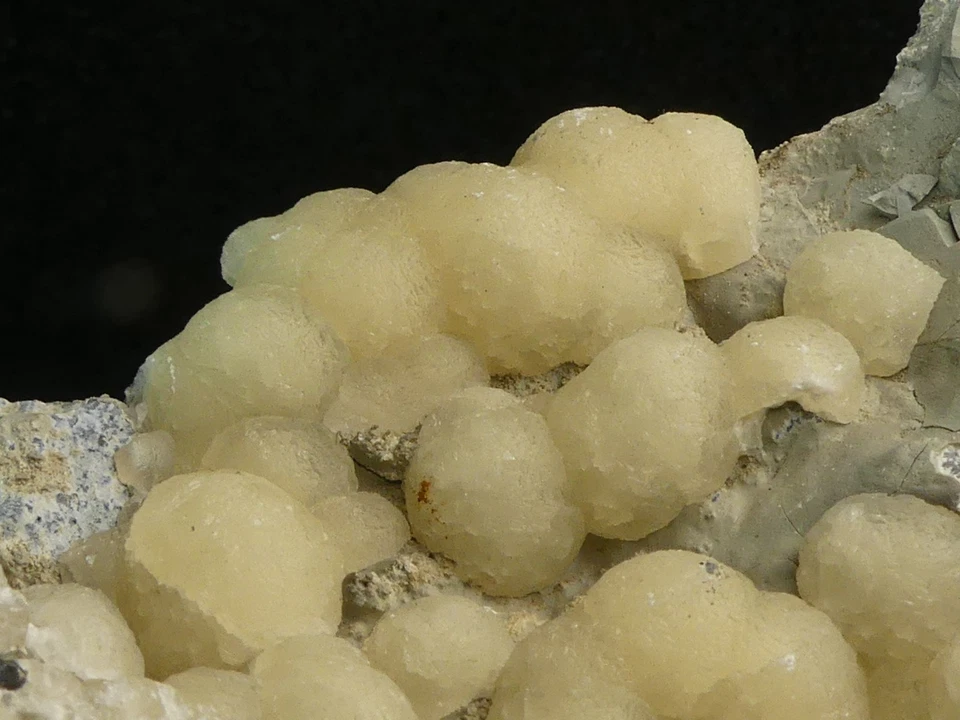 Très belle Calcite dans basalte - Photo 4/4