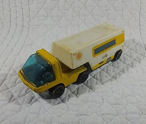 Hot Wheels Redline #6455 Heavyweights Moving Van (Played, Painted Yellow)