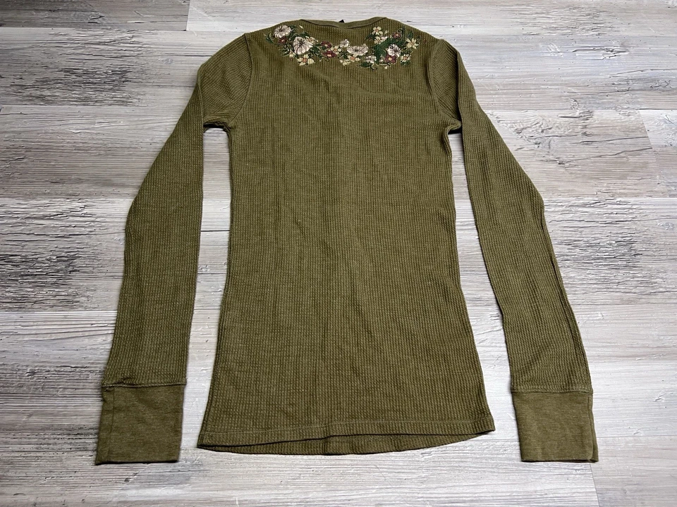 Vintage Y2K Lucky Brand Thermal Waffle Henley Layering Top Floral Tattoo Print S - Image 2 of 4