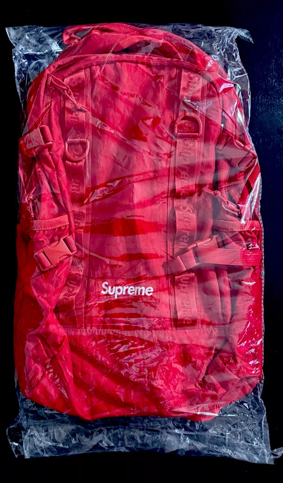 Sac à dos Supreme rouge foncé flambant neuf FW20 *AUTHENTIQUE*
