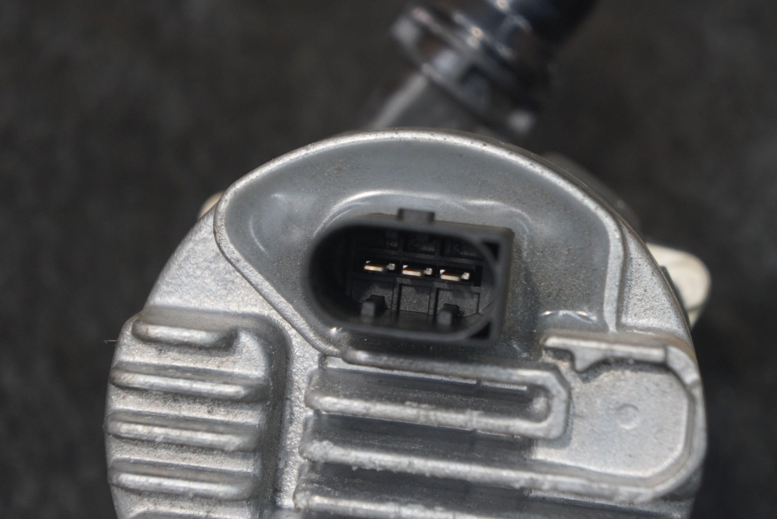 Auxiliary Gearbox Water Coolant Pump HY53-8B592-AB Aston Martin Vantage 2019