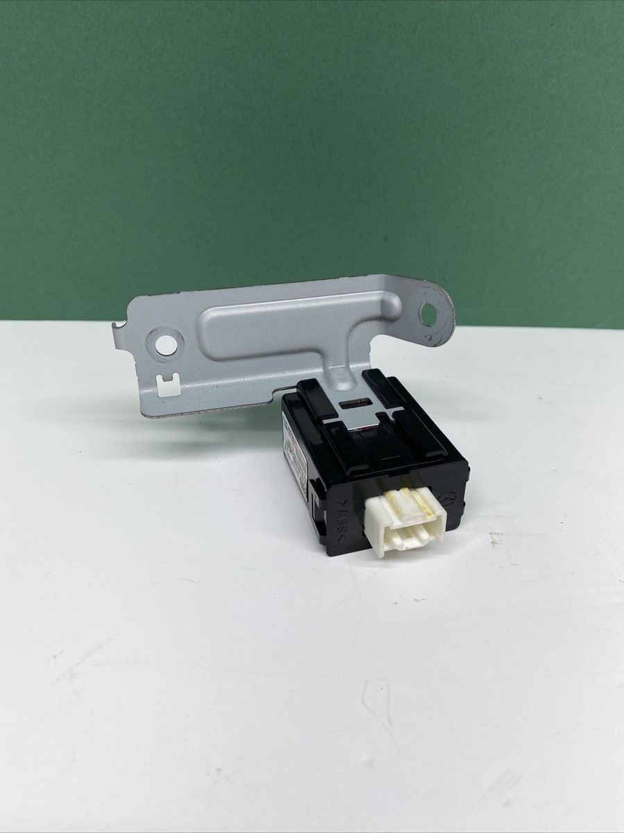 2010-2013 Mazda 3 Speed Keyless Entry Control Unit Module BBM4