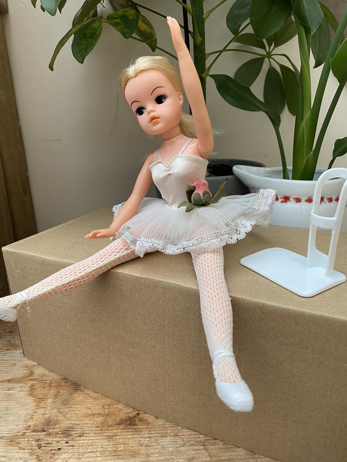 Vintage 1980s Pedigree SINDY DOLL BALLERINA Active Ballet Dance & Stand