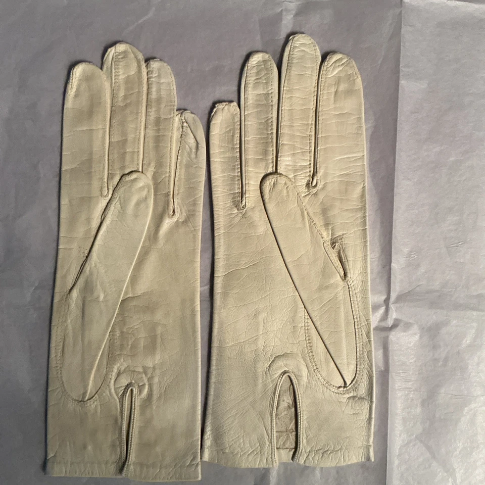 Vintage Kid Leather Ladies Gloves Size 7-1/4 White Made In Germany - Image 2 of 4