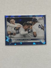 2022 Topps Chrome Sapphire WALK-OFF WATER #119 New York Yankees