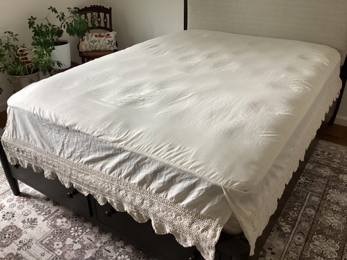 Vintage Jcpenney Crochet Bed Skirt Full/Queen Cream 12 Inch Drop Split Hem