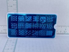 Placa de estampado de uñas MoYou London Origami 11 - animales geométricos perros aves peces