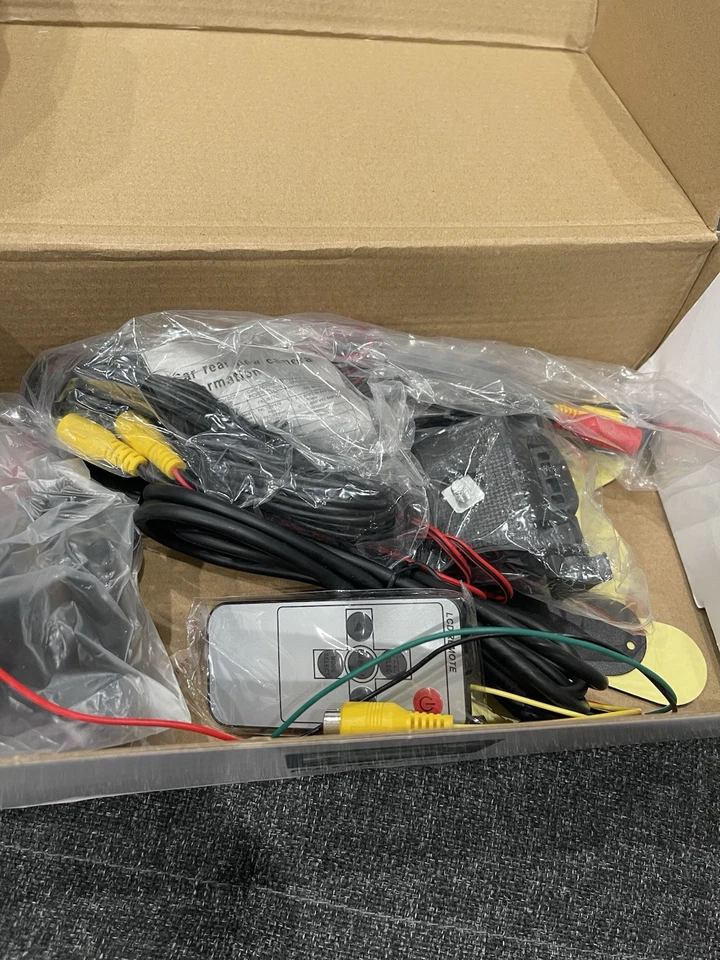 7" LCD Window Suction Mount Monitor + License Plate Backup Camera PLCM7500 - Image 3 of 4