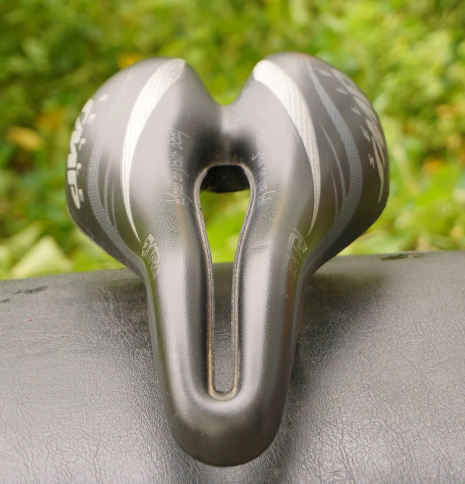 Selle SMP Extra Saddle Black Road Bike Race Triathlon Seat Cut Out Cutaway - Image 4 of 4