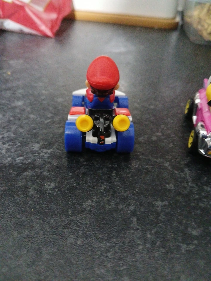 Paquete de 5 Hot Wheels Die Cast Mario Kart Luigi BOWSER BANDWAGON FLAME FLYER NAVIDAD Foto 4 de 4