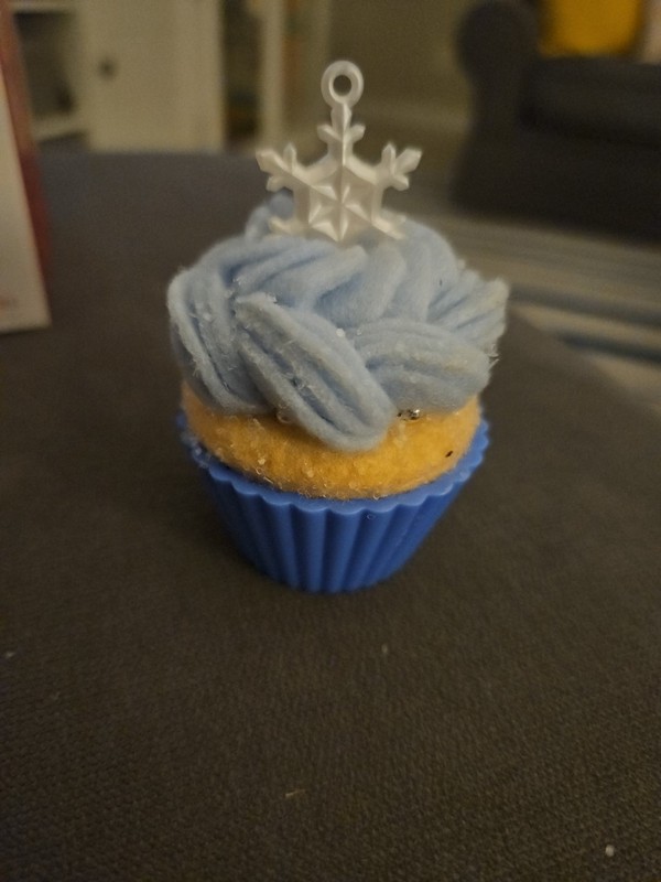 2013 Hallmark Ornament It’s Snowing Sweetness 4th in Christmas Cupcake Series