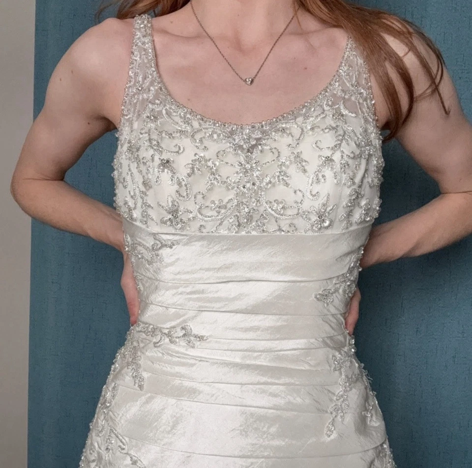 Vestido de novia Mori Lee vintage - talla 4 (alterado a ~2) - corpiño con cuentas Foto 4 de 4