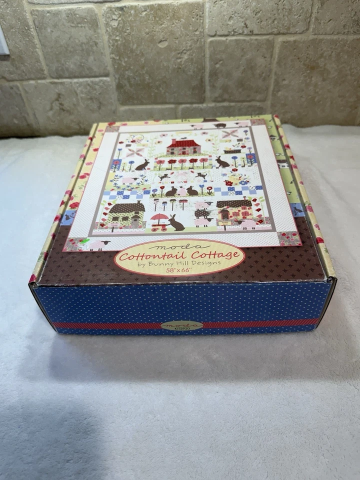 Kit Trapunta COTTONTAIL COTTAGE BOM Bunny Hill Blocco del Mese MODA Casa Coniglio - Immagine 2 di 3