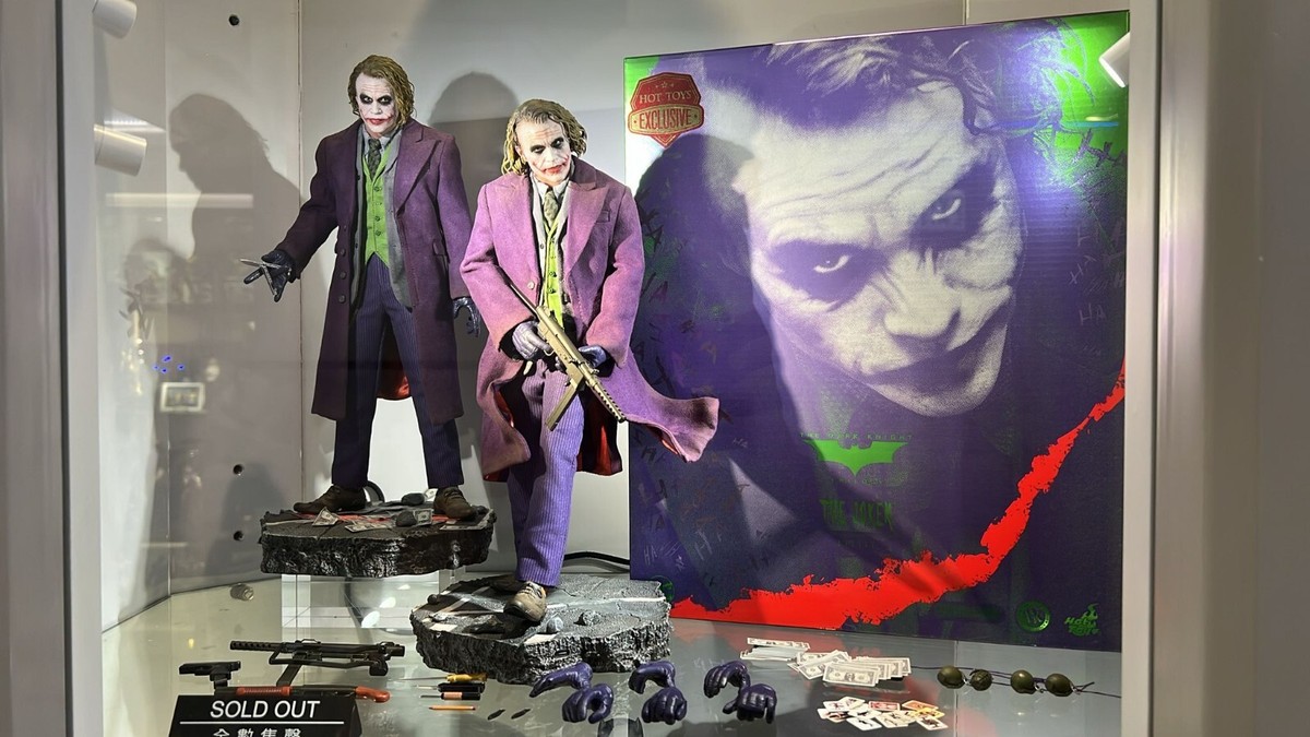 READY Hot Toys DX33AE The Joker 1/6 The Dark Knight Trilogy READY Hot Toys DX33AE The Joker 1/6 The Dark Knight Trilogy