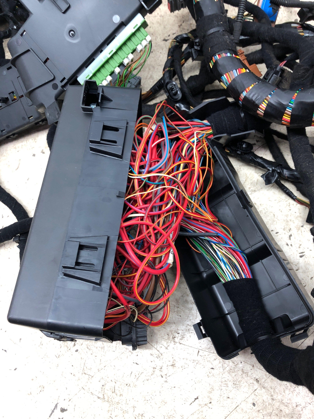 2018 MASERATI LEVANTE M161 OEM MAIN BODY CABIN WIRE HARNESS W/ TRIM 6701016460