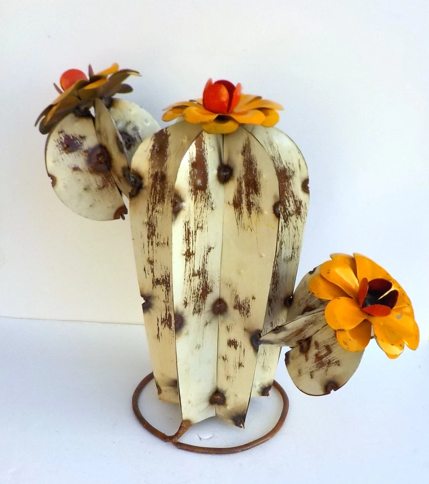 METAL YARD ART CACTUS SCULPTURE 13" TALL WHITE WITH YELLOW FLOWERS - Image 3 of 4