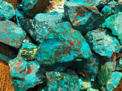 2000 Carat Lots of Chrysocolla & Turquoise Rough - Plus a FREE Faceted Gemstone - Picture 10 of 10