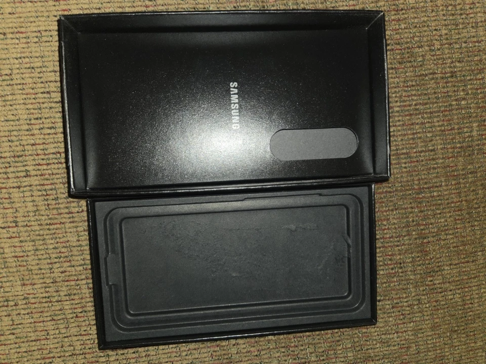 Samsung Galaxy S24 Siver 128GB S921U T-Mobile Smartphone - Image 3 of 4