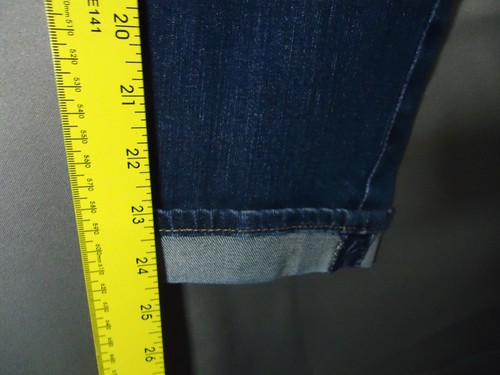 Kut From The Kloth Cuffed Cropped Boyfriend Jeans Women Size 10 RN58539 Med Wash - Picture 6 of 7