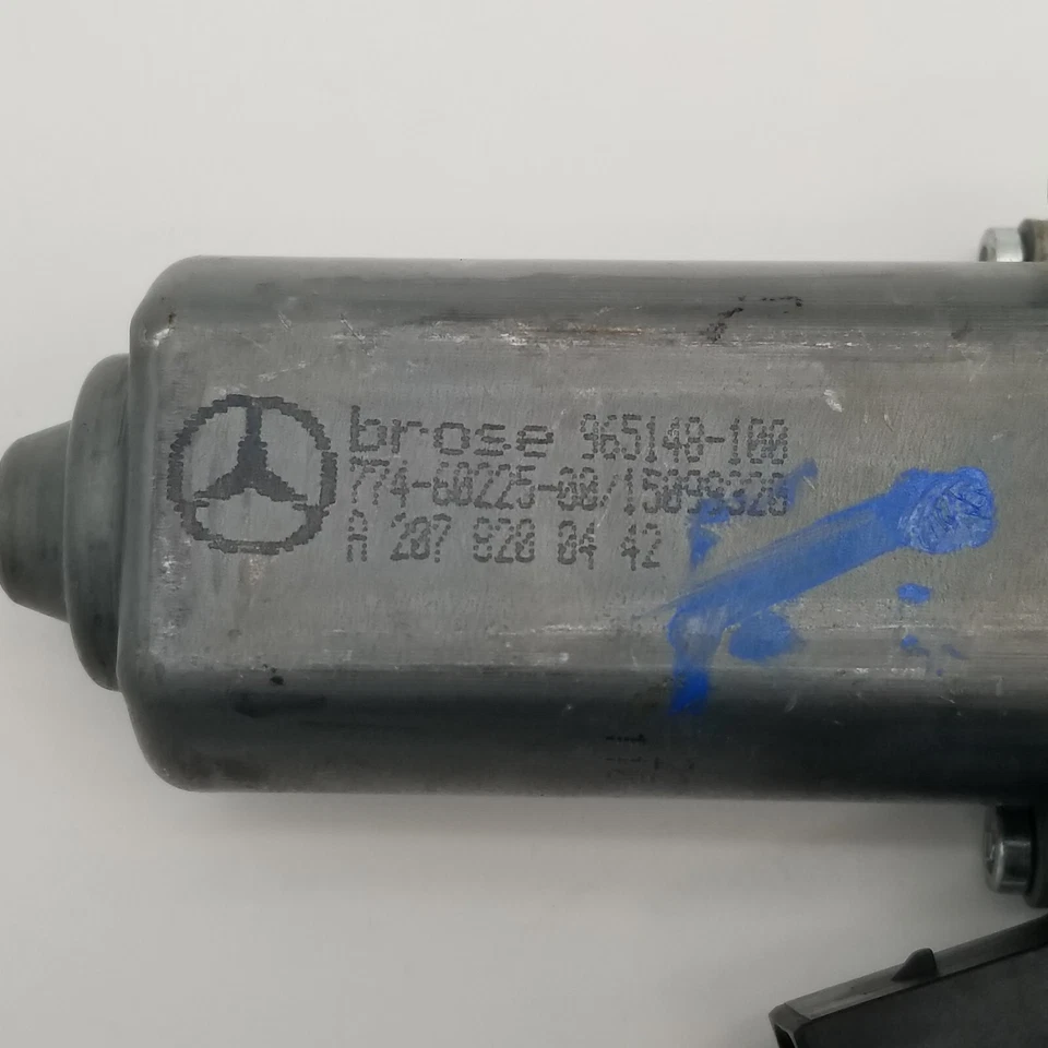 Motor de janela frontal direita 10-16 Mercedes W207 E550 E400 cupê conversível - Imagem 3 de 4
