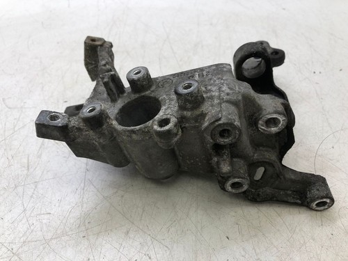 Peugeot 308 2016 Diesel 73kW Engine mounting bracket 9804121180 DEU31306 - Picture 3 of 3