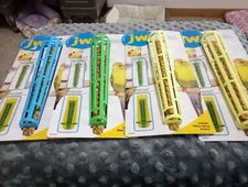 4  - JW Pet Company Insight Miller Spray Holder For Birds & Parrots Random Color