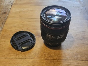 Canon EF 24-70mm F4 L Is USM Macro (front And Rear Caps, Image Stabilisation)