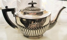 TEAPOT silver plate Georgian pattern h1  b68