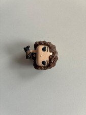 Funko stranger things pop Nancy. De regalo chocolate Kinder joy.