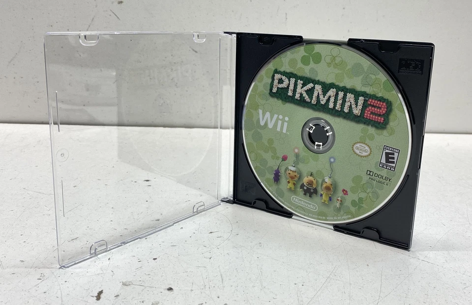 Paquete de discos de juego Wii: Pikmin 2, Super Smash Bros Brawl y Wario Ware movimientos suaves Foto 3 de 4