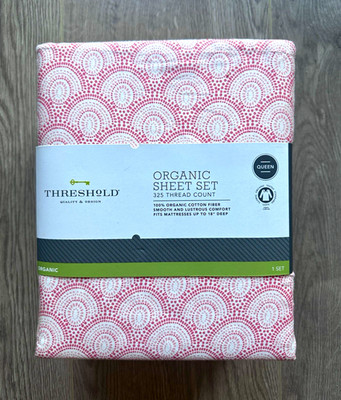 Threshold Organic Queen Sheet Set New in original packaging, seasonal rare set