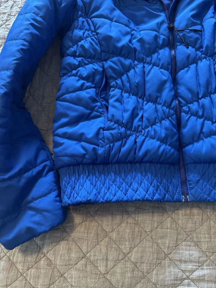 Nike Puffer Abrigo Chaqueta con Capucha Niños Grande Azul Real Bolsillos Cálido Cintura Elástica Foto 2 de 4