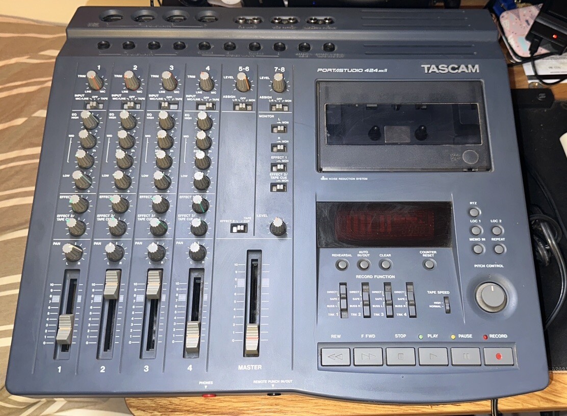 Tascam portastudio 起きる 424 MTR タスカム Tascam portastudio 起きる 424 MTR タスカム